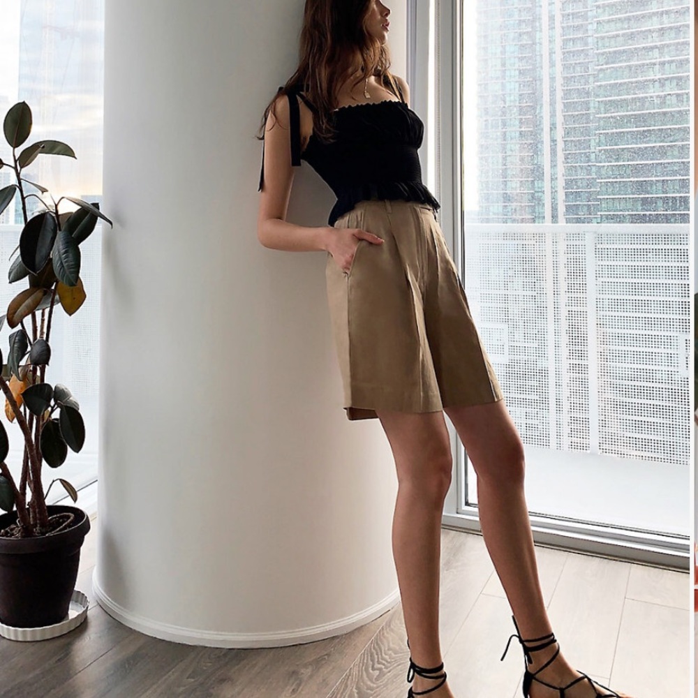 Aritzia Wilfred Tan Linen Vito Bermuda Shorts